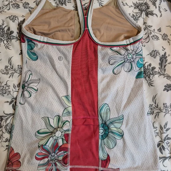 Lululemon Racerback Tank 6 - Picture 2 of 3